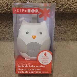 Skip Hop Portable Baby Soother - White and Gray Owl